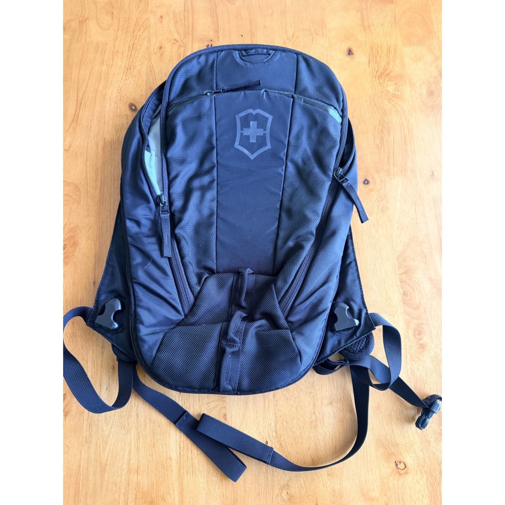 Victorinox Swiss Army Backpack Black Laptop Travel Bag Commuter Daypack